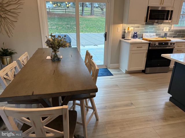 239 HEATHER RIDGE CIR, West Chester, PA 19382