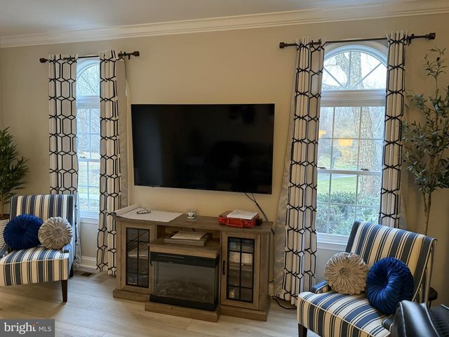 239 HEATHER RIDGE CIR, West Chester, PA 19382