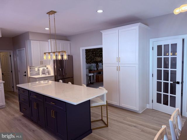 239 HEATHER RIDGE CIR, West Chester, PA 19382