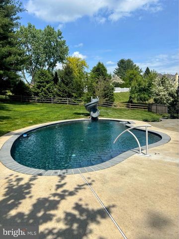 239 HEATHER RIDGE CIR, West Chester, PA 19382