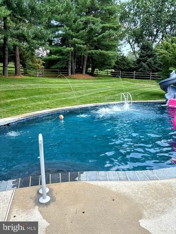 239 HEATHER RIDGE CIR, West Chester, PA 19382