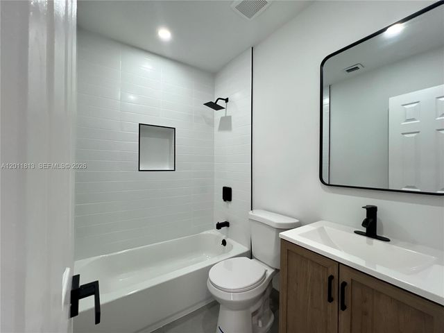 2370 NW 96th St, Miami, FL 33147