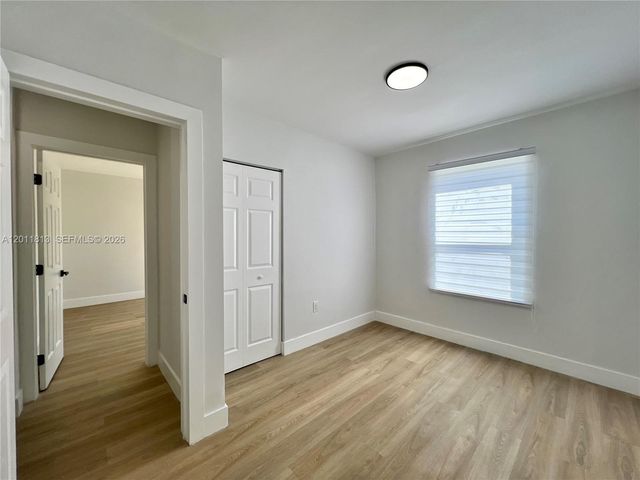 2370 NW 96th St, Miami, FL 33147