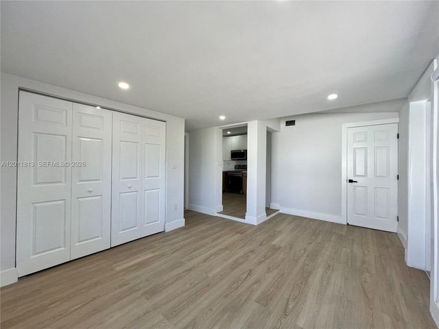 2370 NW 96th St, Miami, FL 33147