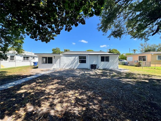 2370 NW 96th St, Miami, FL 33147