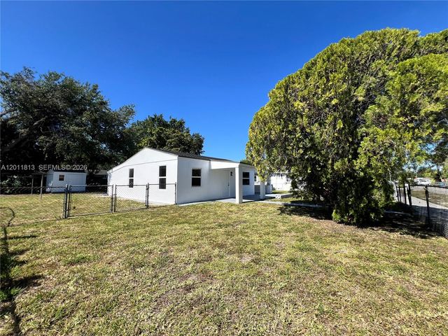 2370 NW 96th St, Miami, FL 33147