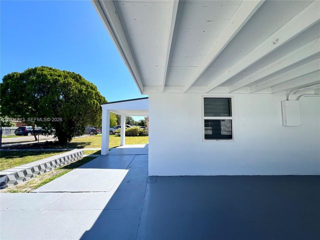 2370 NW 96th St, Miami, FL 33147