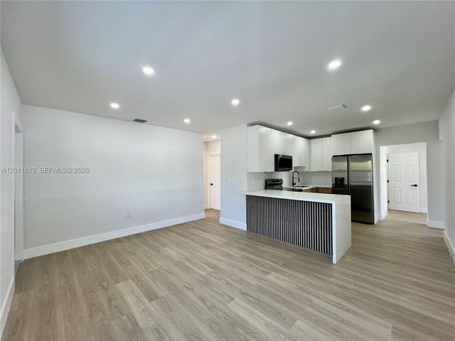 2370 NW 96th St, Miami, FL 33147
