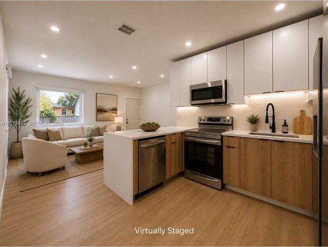 2370 NW 96th St, Miami, FL 33147