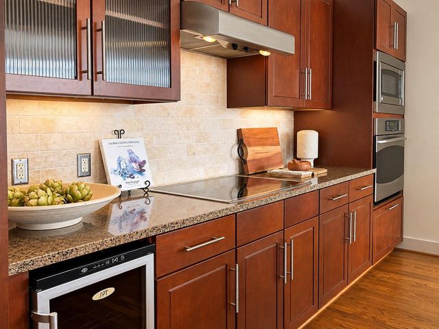 1400 Mckinney Street 1602, Houston, TX 77010