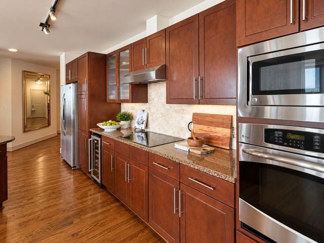 1400 Mckinney Street 1602, Houston, TX 77010