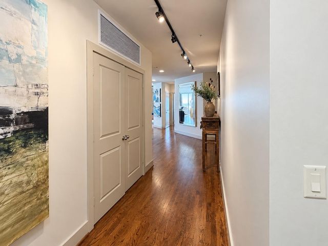 1400 Mckinney Street 1602, Houston, TX 77010