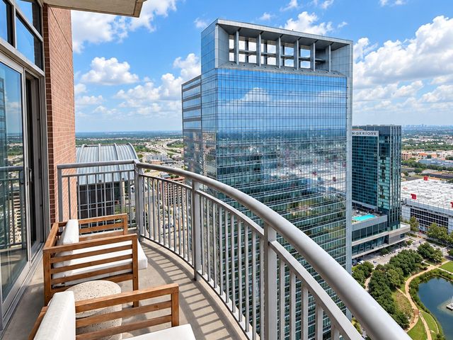 1400 Mckinney Street 1602, Houston, TX 77010