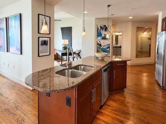 1400 Mckinney Street 1602, Houston, TX 77010