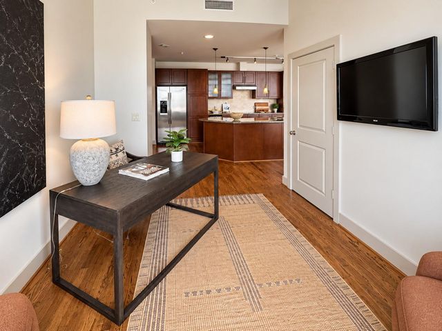 1400 Mckinney Street 1602, Houston, TX 77010