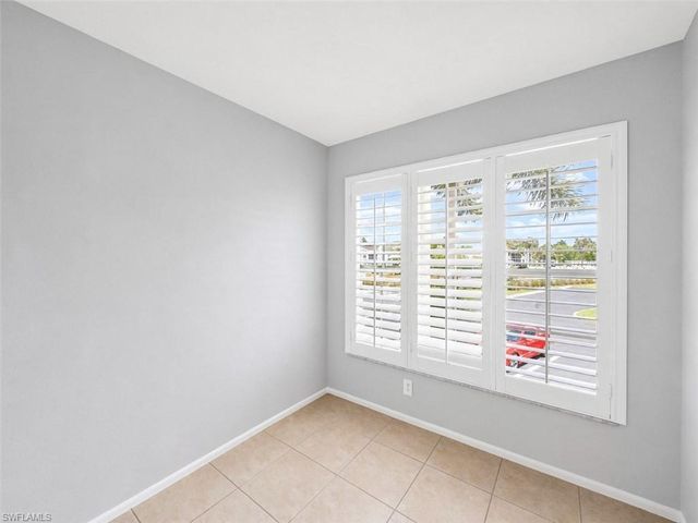 150 Santa Clara DR 7, Naples, FL 34104