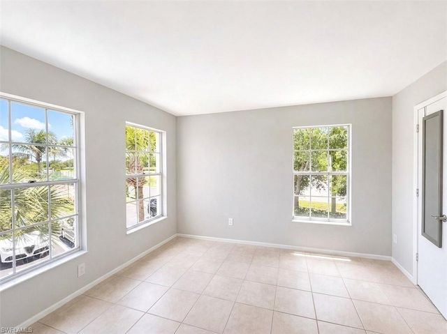 150 Santa Clara DR 7, Naples, FL 34104