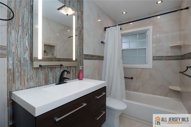 2025 Oak Tree Road, Edison, NJ 08820