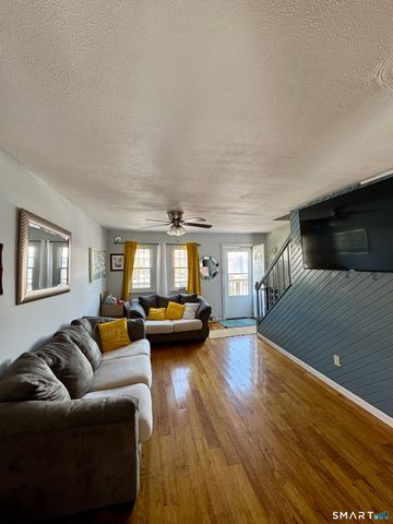 12 Scuppo Road D4, Danbury, CT 06811