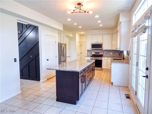 4483 Ridgestone Way, Medina, OH 44256