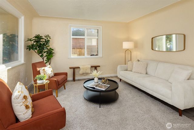 12203 21st Avenue S, Seattle, WA 98168