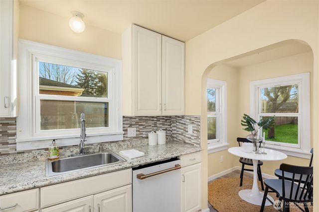 12203 21st Avenue S, Seattle, WA 98168