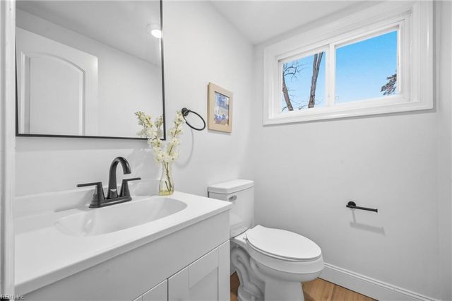 832 Weymouth TER, Hampton, VA 23666