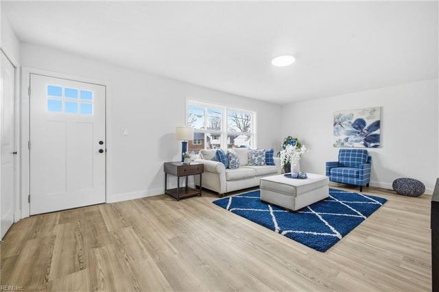 832 Weymouth TER, Hampton, VA 23666