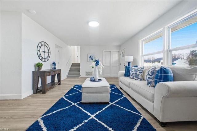 832 Weymouth TER, Hampton, VA 23666