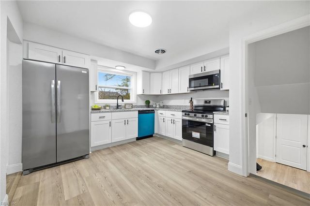 832 Weymouth TER, Hampton, VA 23666