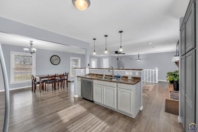 2205 NW Kendall DR, Topeka, KS 66618