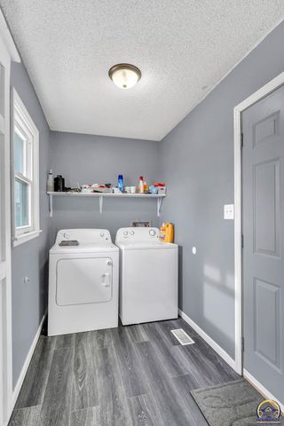 2205 NW Kendall DR, Topeka, KS 66618