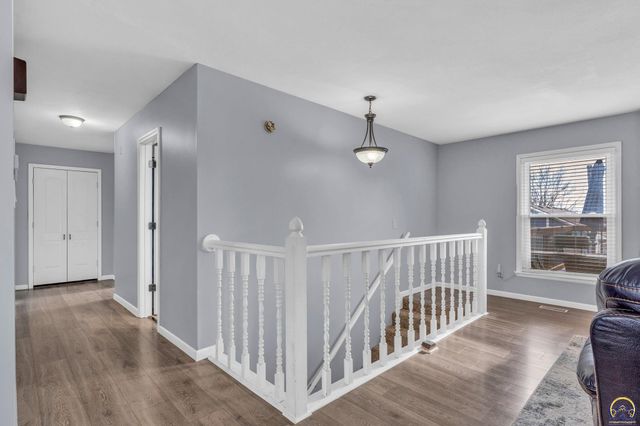 2205 NW Kendall DR, Topeka, KS 66618