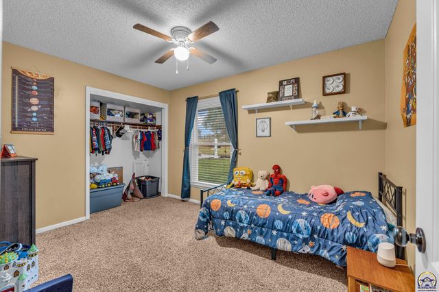 2205 NW Kendall DR, Topeka, KS 66618