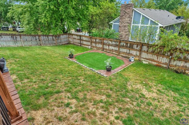 2205 NW Kendall DR, Topeka, KS 66618