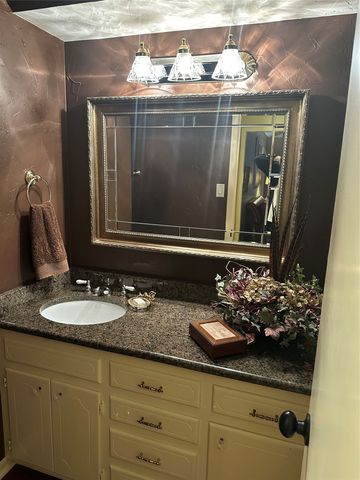 900 Tamara Street, Athens, TX 75751