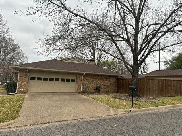 900 Tamara Street, Athens, TX 75751