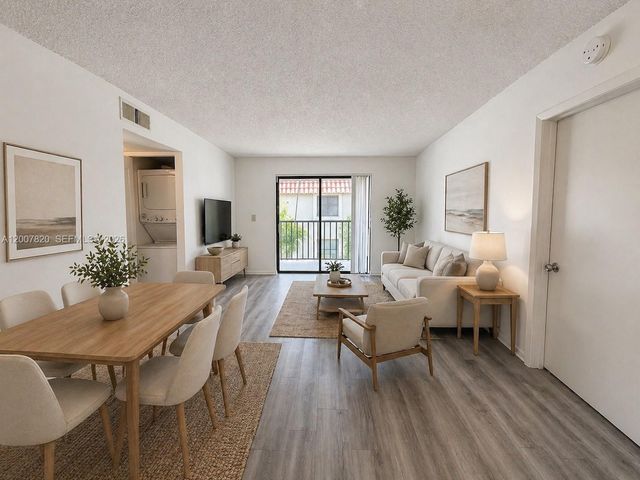 9730 Hammocks Blvd 201-28, Miami, FL 33196