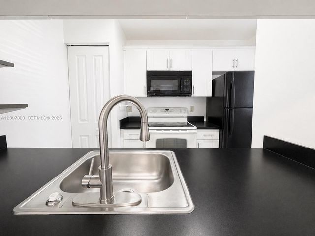 9730 Hammocks Blvd 201-28, Miami, FL 33196