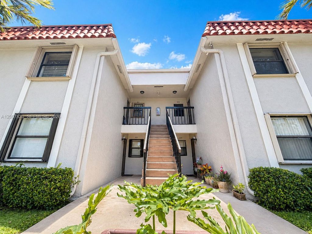 9730 Hammocks Blvd 201-28, Miami, FL 33196