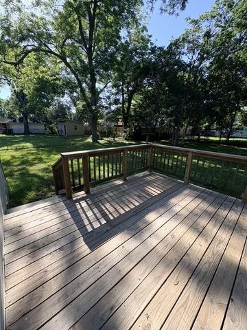732 4th Street, Sealy, TX 77474