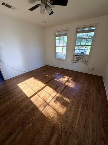 732 4th Street, Sealy, TX 77474