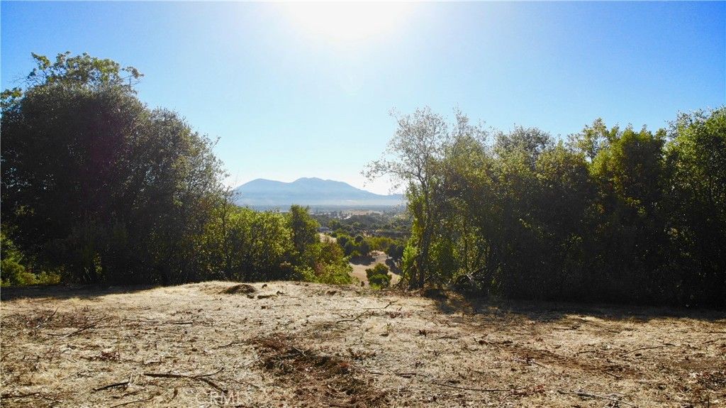 Image 1 of property listing at 1985 Bastian Court, Lakeport, CA 95453