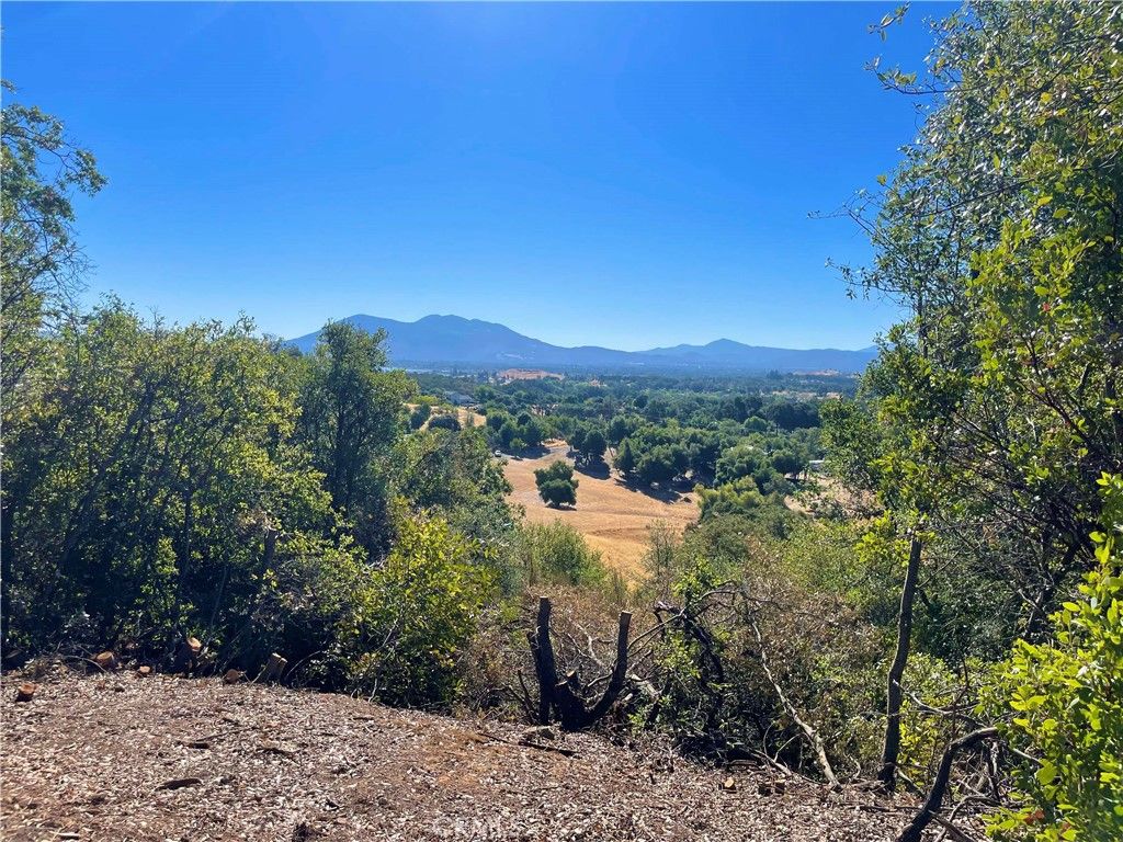 Image 10 of property listing at 1985 Bastian Court, Lakeport, CA 95453