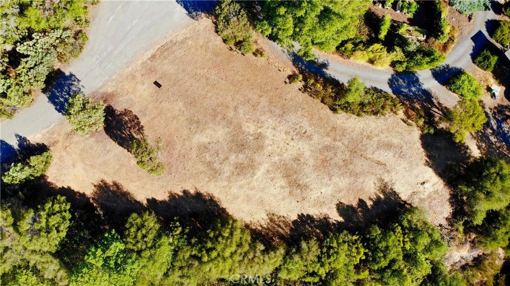 Image 8 of property listing at 1985 Bastian Court, Lakeport, CA 95453