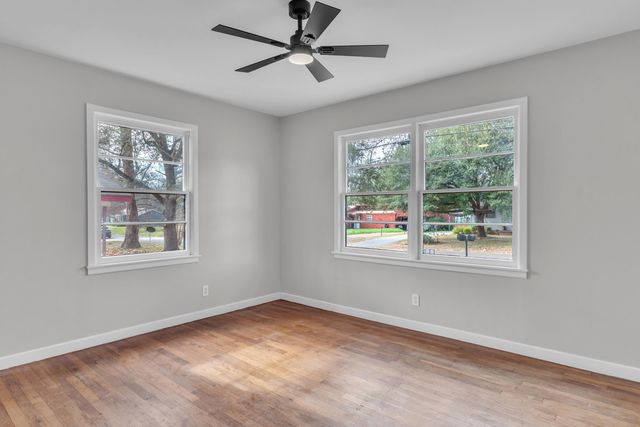 1212 N Edwards St., Gladewater, TX 75647