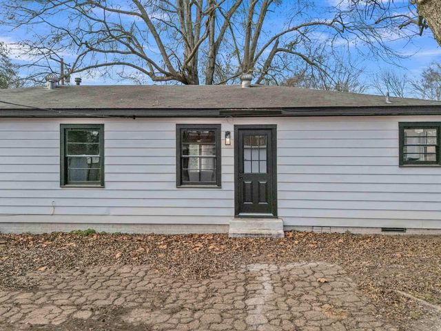 1212 N Edwards St., Gladewater, TX 75647