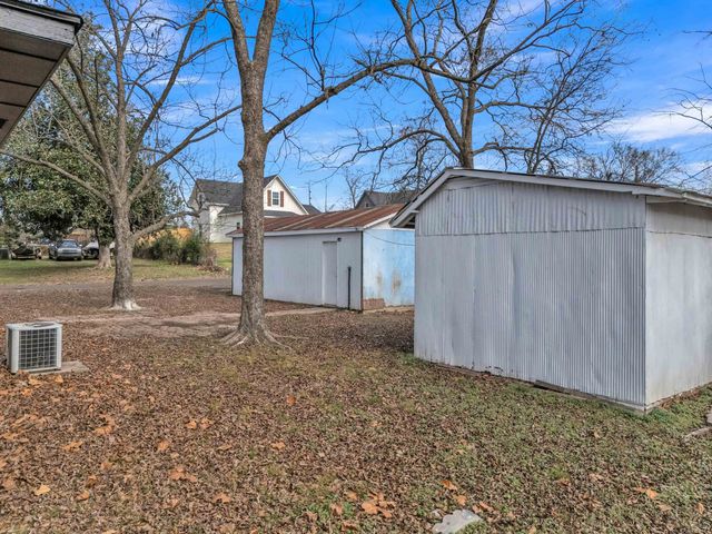 1212 N Edwards St., Gladewater, TX 75647