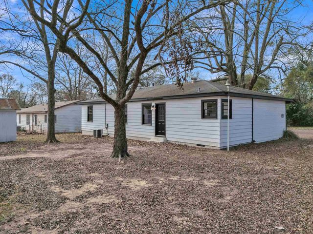 1212 N Edwards St., Gladewater, TX 75647