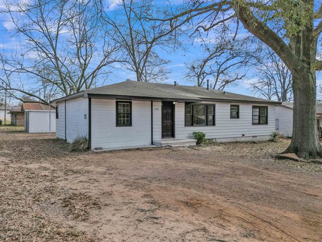 1212 N Edwards St., Gladewater, TX 75647